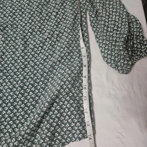 Ces Femme Plus Size Green All Over Pattern 3/4 Sleeve Blouse! - Picture 5 of 6